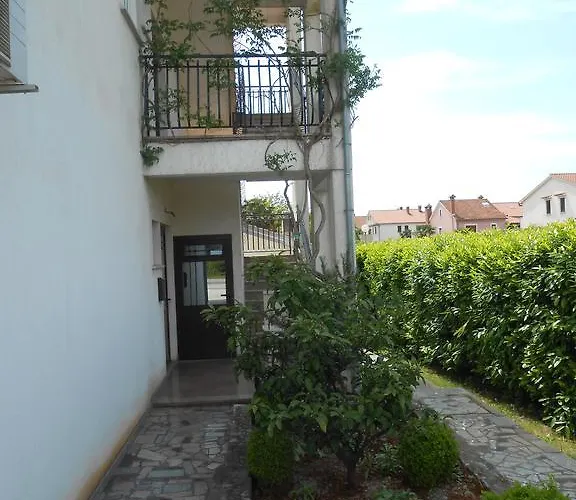 아파트 Petric 로비니