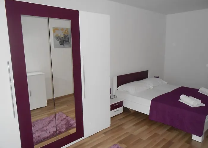 아파트 Petric 로비니